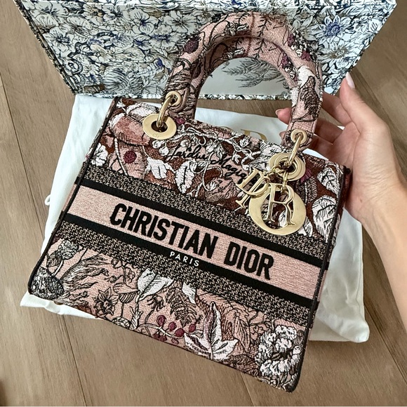 Dior Medium Lady D-Lite in Jardin Magique in Pink - Picture 2 of 16